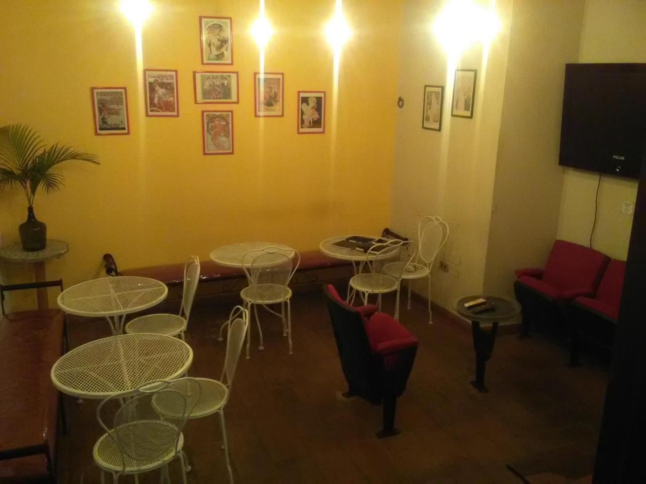 Black Cat Hostelアスンシオン エクステリア 写真